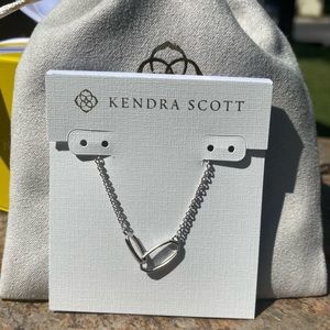 Kendra Scott necklace